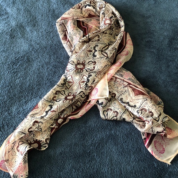 Scarf - Picture 1 of 4